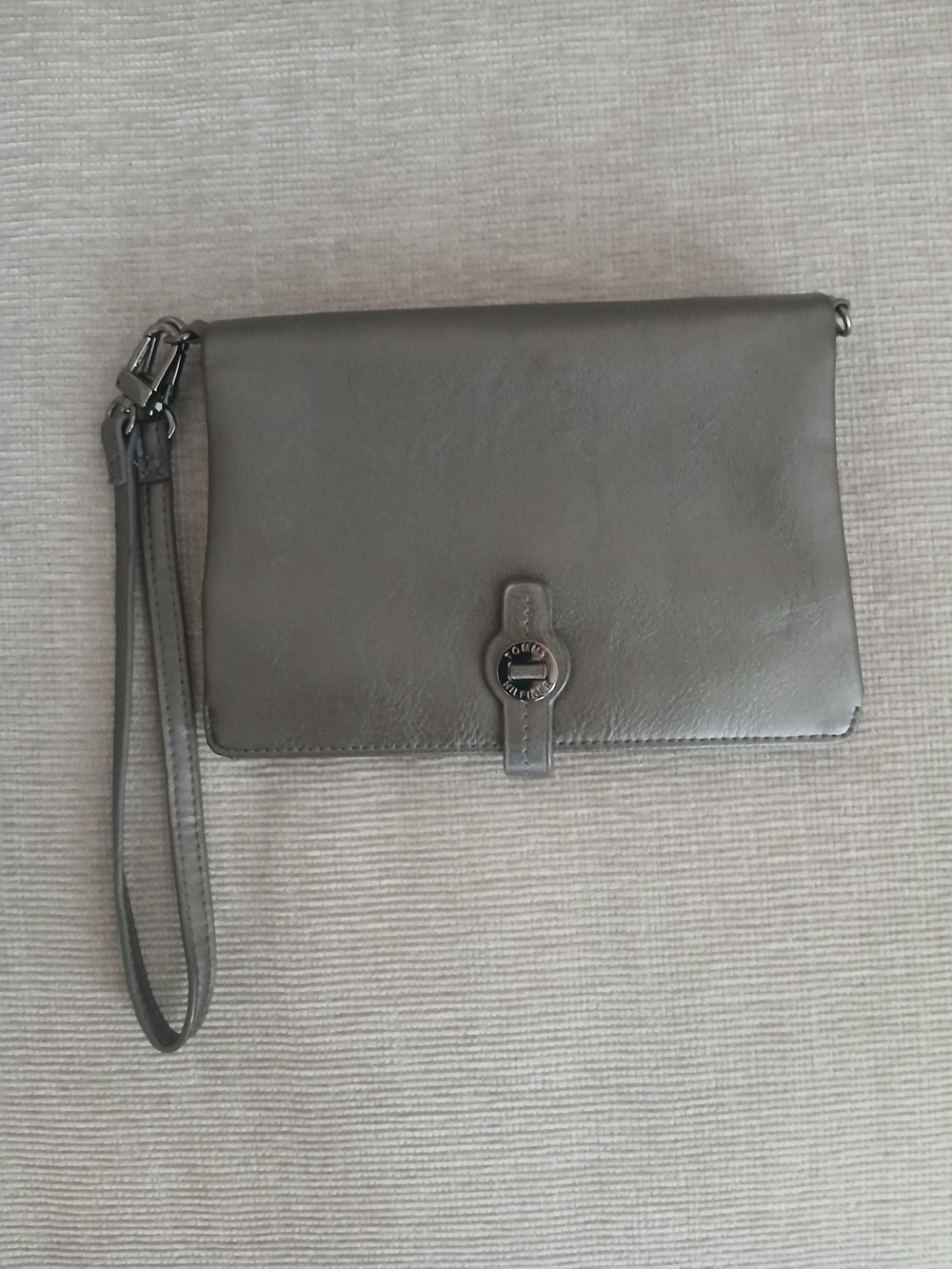 Tommy Hilfiger Gray/Pewter Leather Wristlet Clutch - Classic Minimalist Style